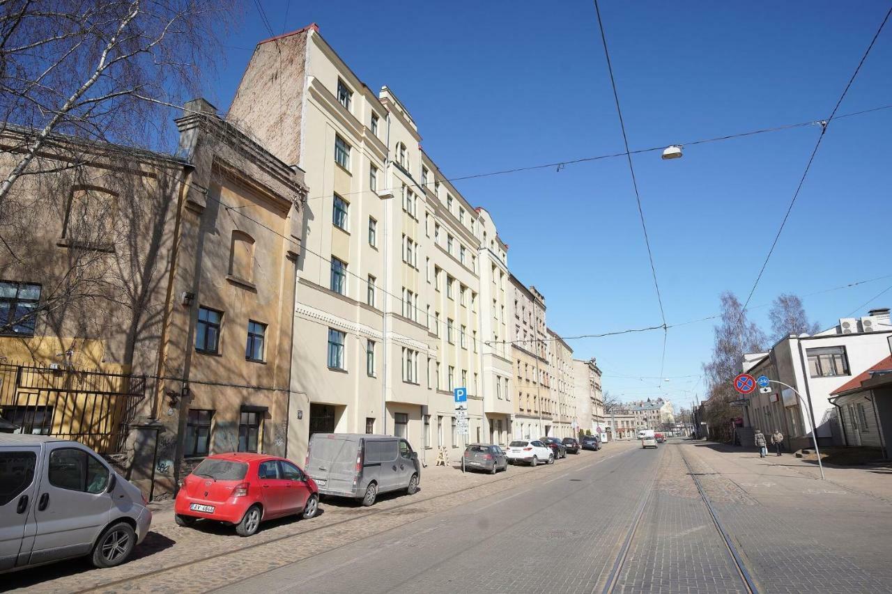 NEW Bohemian crash pad in Riga Center Apartment Bagian luar foto