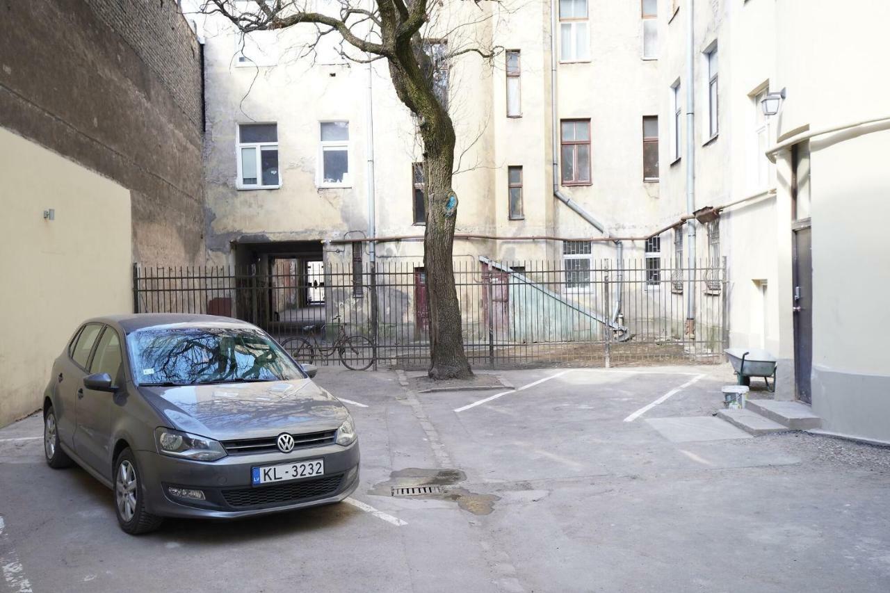 NEW Bohemian crash pad in Riga Center Apartment Bagian luar foto